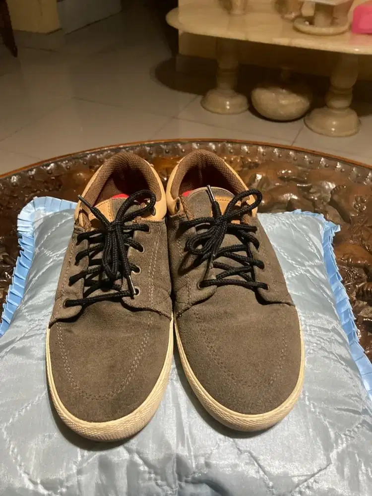 Sepatu skate globe GS series Australi