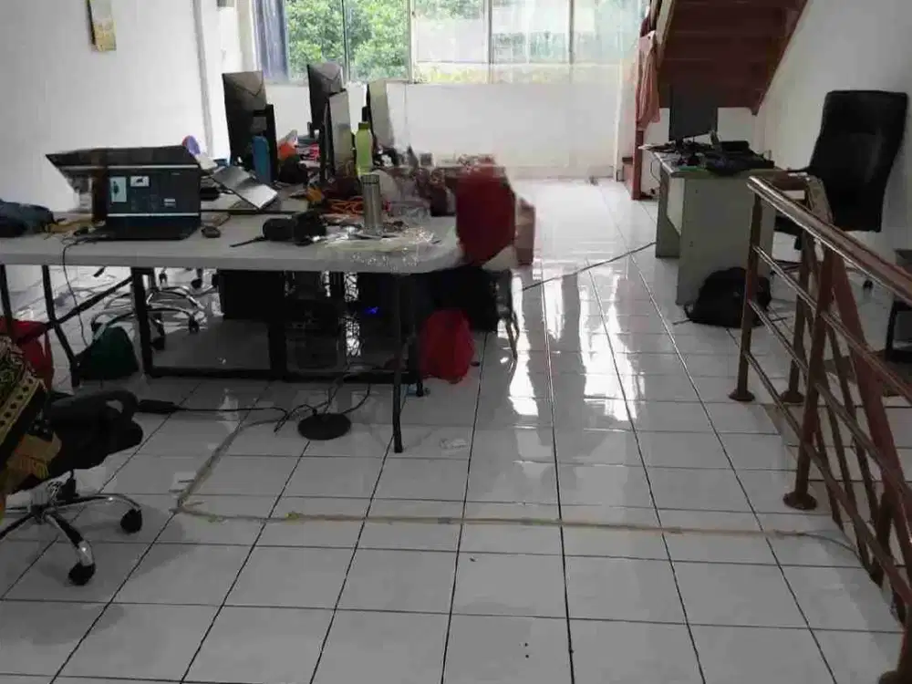 Ruko 3 lantai Cikutra yang cocok untuk kantor dan tempat usaha
