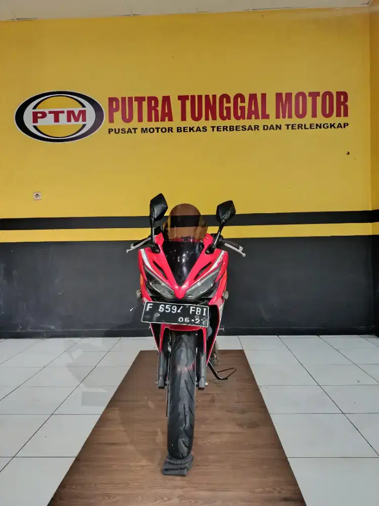 CBR 150R TAHUN 2017(PUTRA TUNGGAL MOTOR)