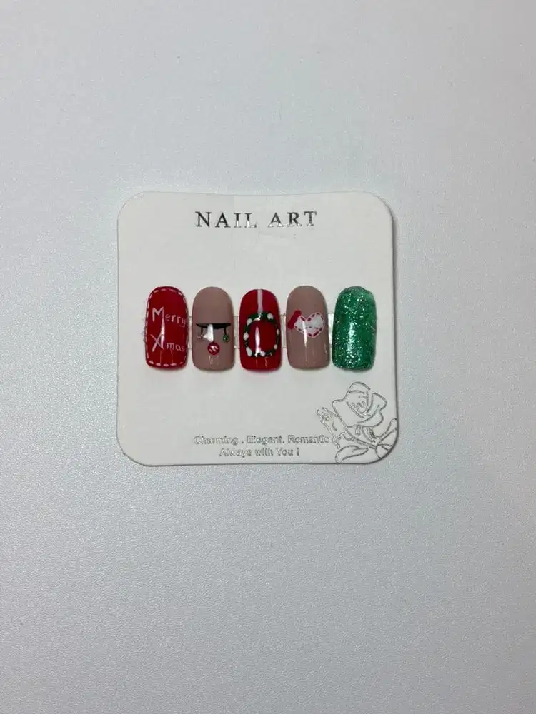 PRESS ON NAIL MODEL 8