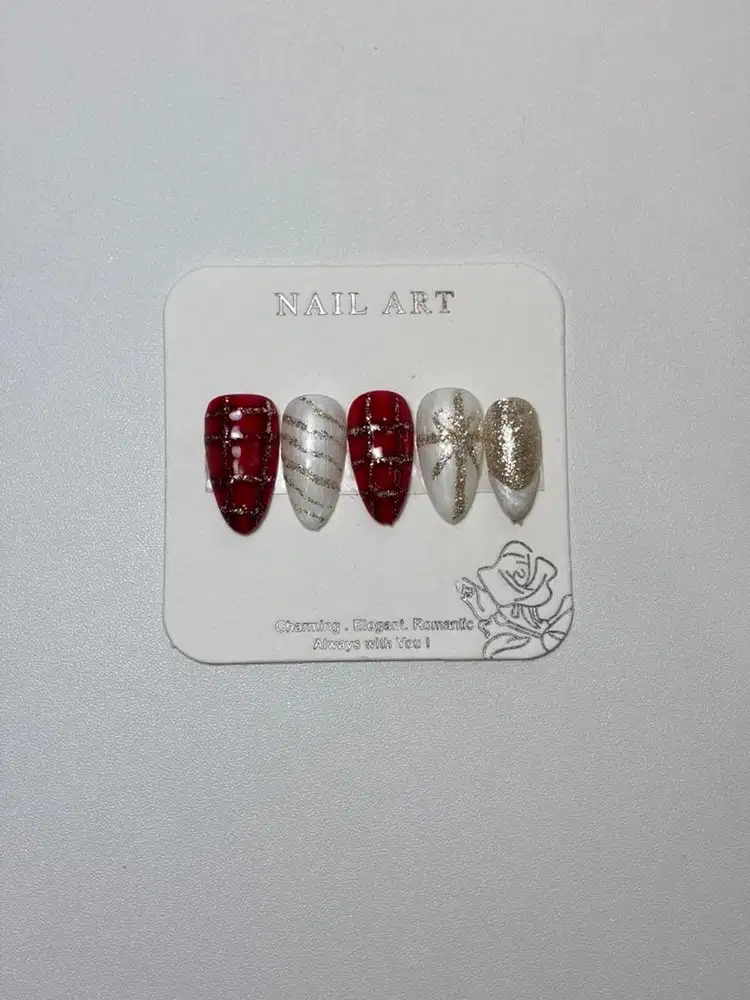 PRESS ON NAIL MODEL 11