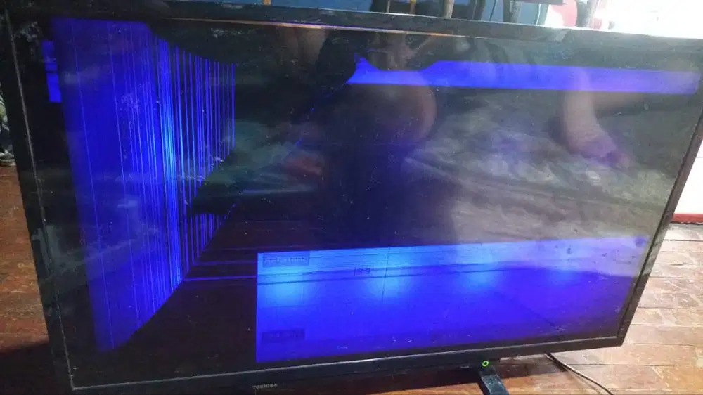150 toshiba 32 lcd pecah ambil ke lokasi