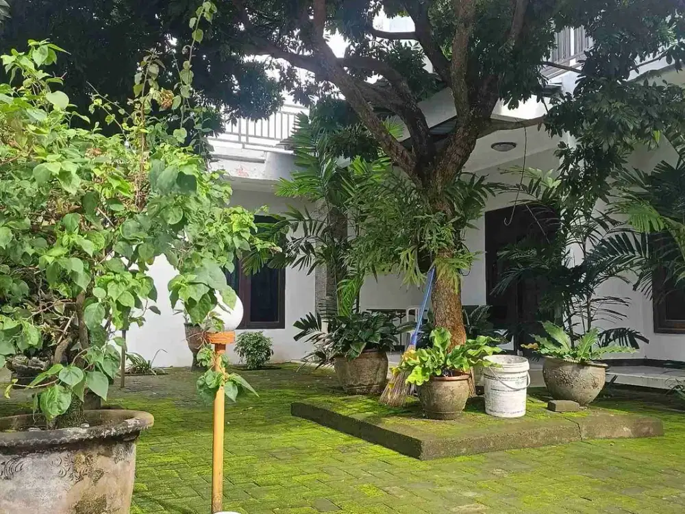 Di Jual Rumah Clasic Luas 4 kamar berada dalam komplek di Jimbaran