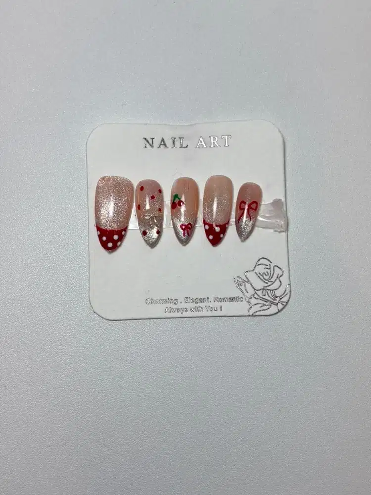 PRESS ON NAIL MODEL 13