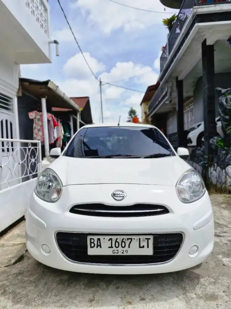 Nissan March low km manual 2011