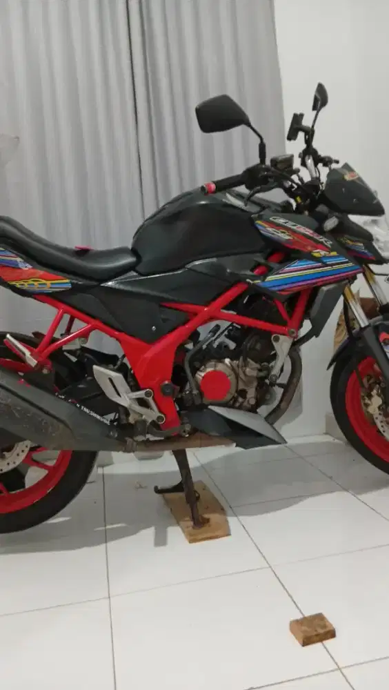 Dijual motor CB150R LED 2017