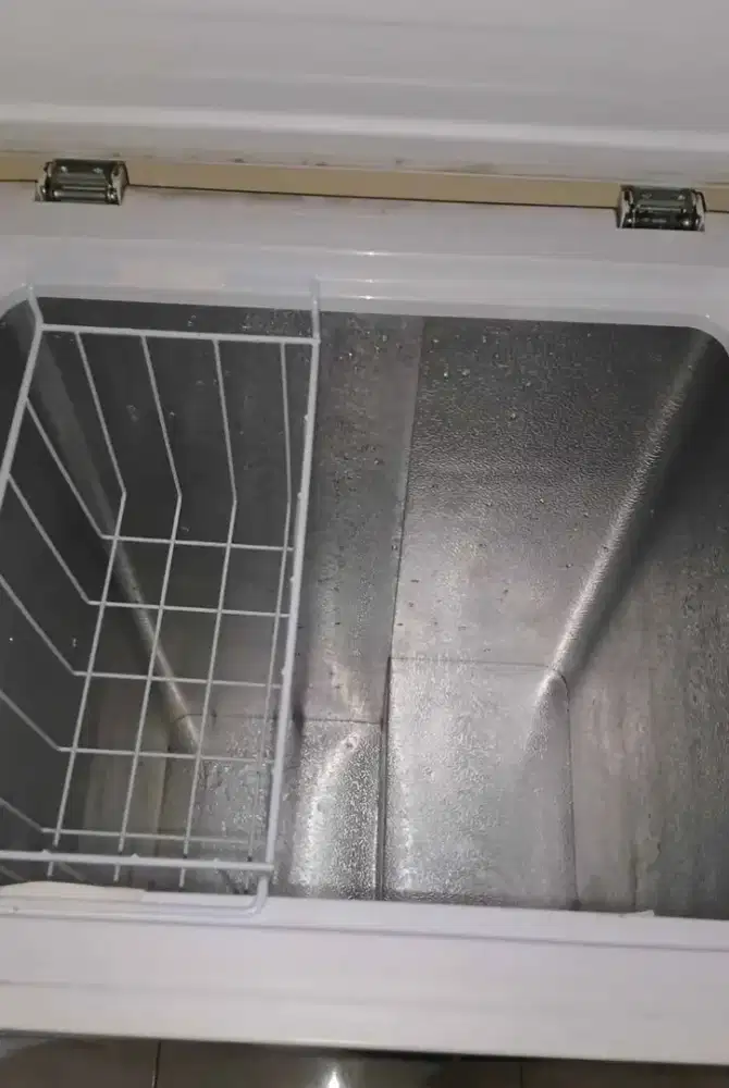 Freezer RSA 110 ORI mulus terawat sangat dingin