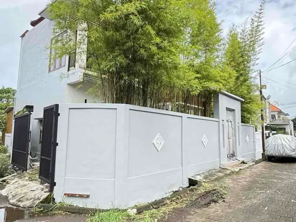 DIJUAL RUMAH 2 LANTAI + ROOFTOP POSISI HOOK – BERANDA BUKIT KUTUH, BALI