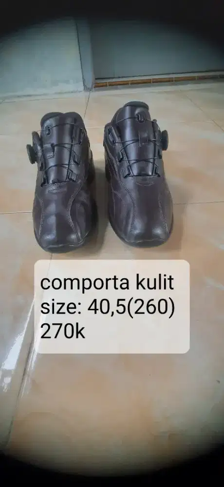 Sepatu kulit lembut