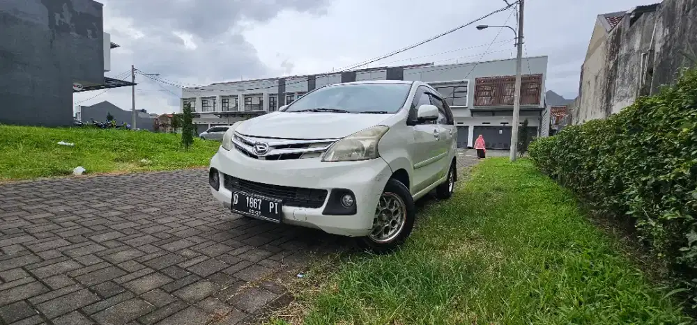 Daihatsu Xenia 1.0 M Deluxe M/T