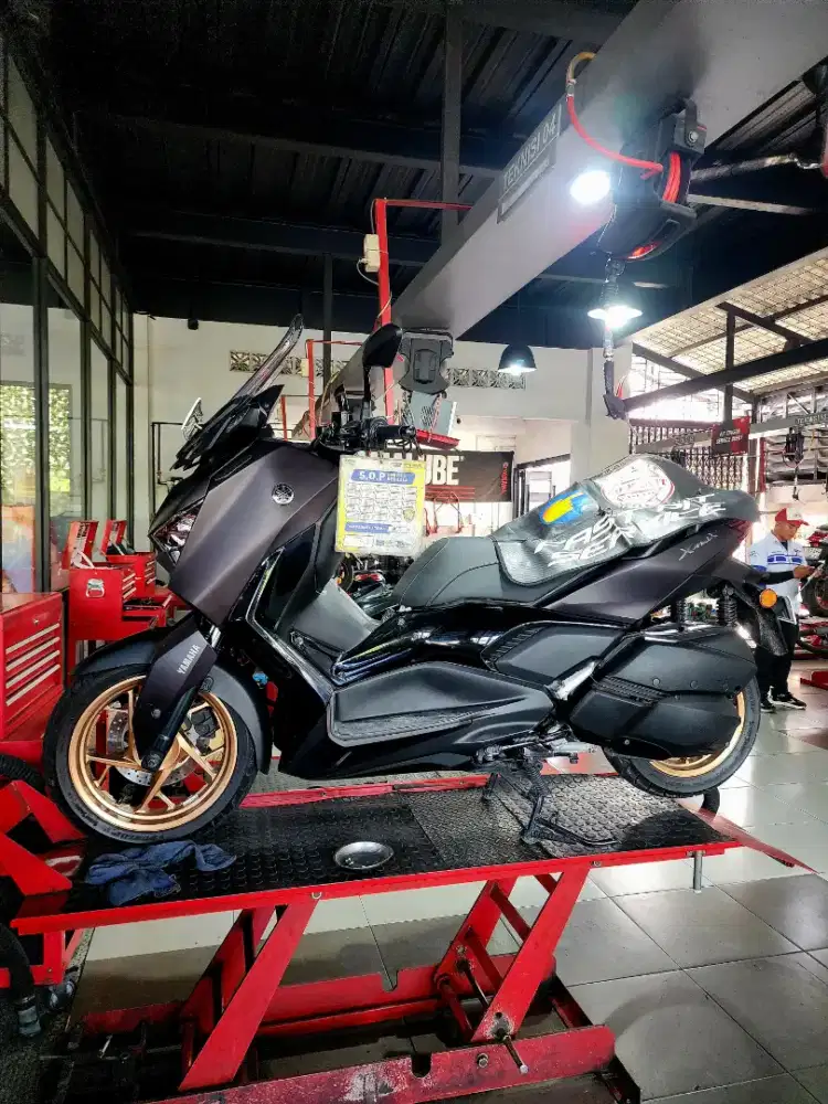 XMAX TECHMAX CONNECTED 2024