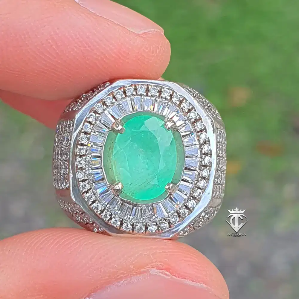 Batu Natural Fresh Green Emerald Zamrud Colombia 2.04Ct Minor CGL Memo