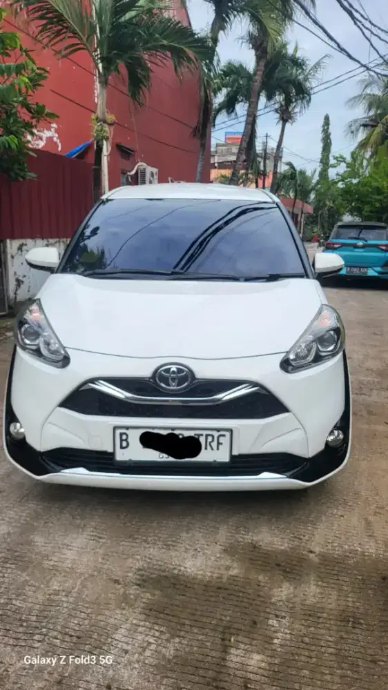 Toyota sienta V 2020 metik kilo 40rban