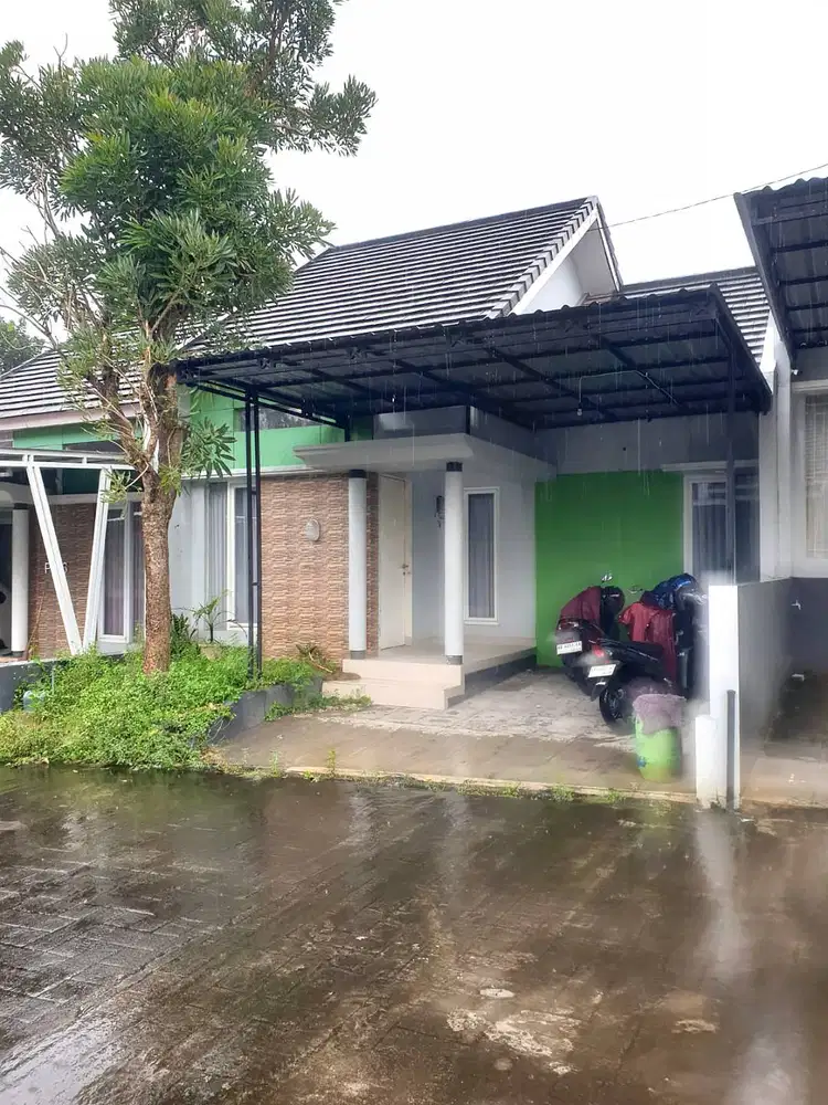 Rumah Modern Minimalis di Perumahan Villa Gardenia