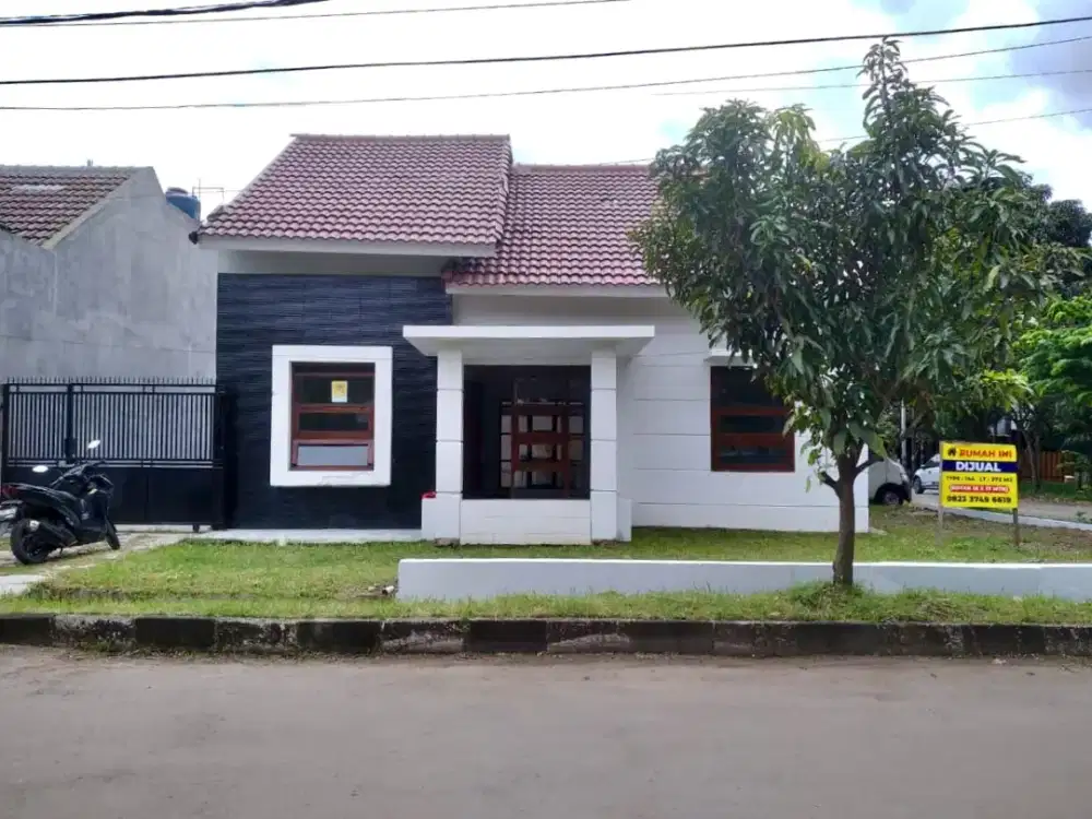 RUMAH HOEK SIAP HUNI TANAH LUAS DEPAN TAMAN AREA SUMMARECON BANDUNG