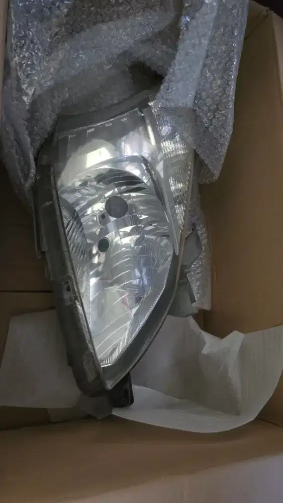 Headlamp lampu depan toyota avanza daihatsu xenia tahun 2012 2013