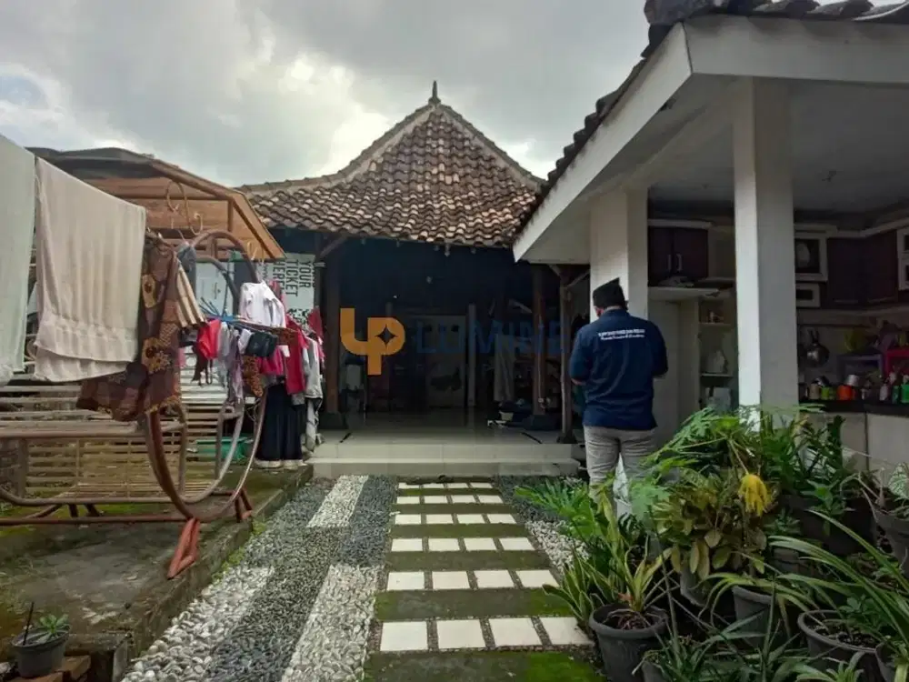 RUMAH MEWAH TANAH LUAS DI JALAN KALIURANG KM 9,5