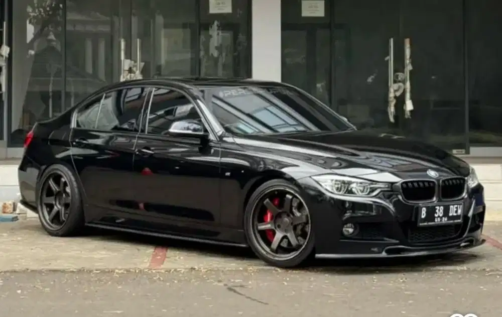 BMW 330i 2018 Bensin