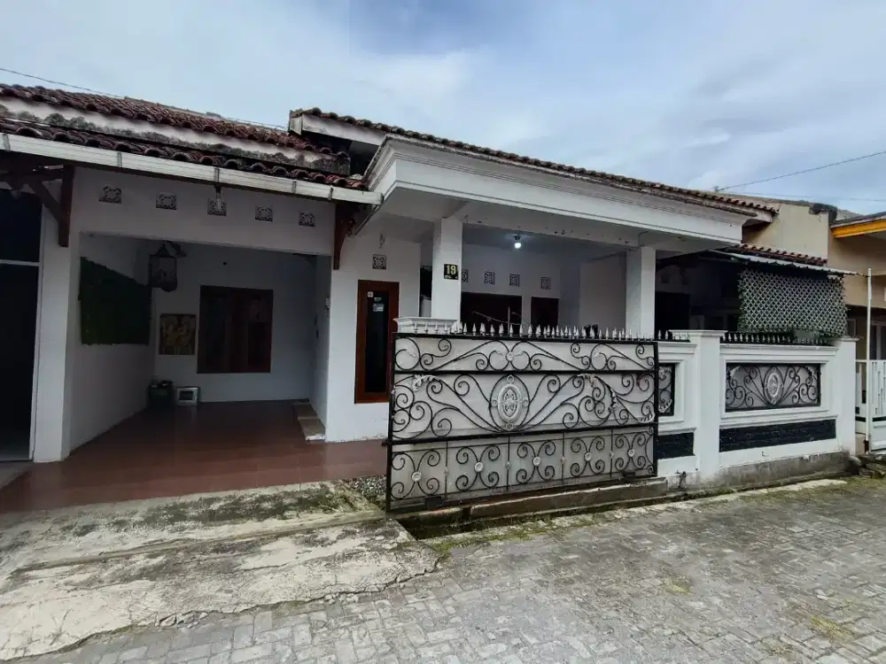 DIJUAL RUMAH CANTIK DI LOKASI STRATEGIS