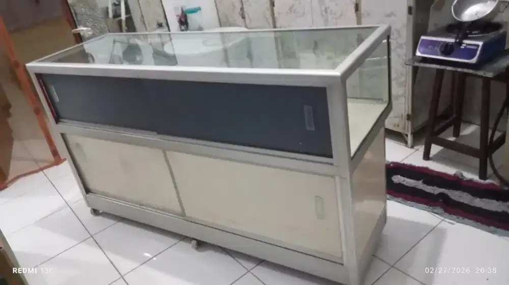 Etalase Aluminium Kaca Bekas Ukuran 150 x 50 x 85