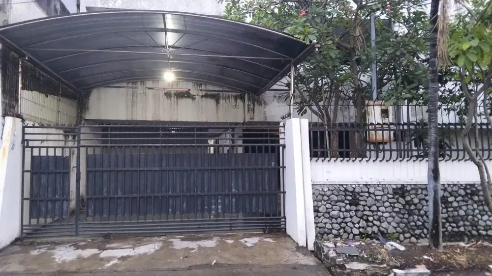 DIJUAL RUMAH HOOK 2 LANTAI MANYAR KERTOARJO SURABAYA! SUPER MURAH!