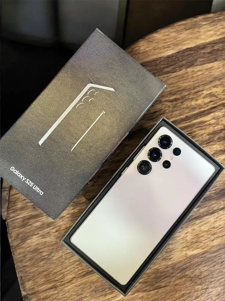 Samsung S25 ultra ram 12/256gb garansi panjang  titan whitesilver