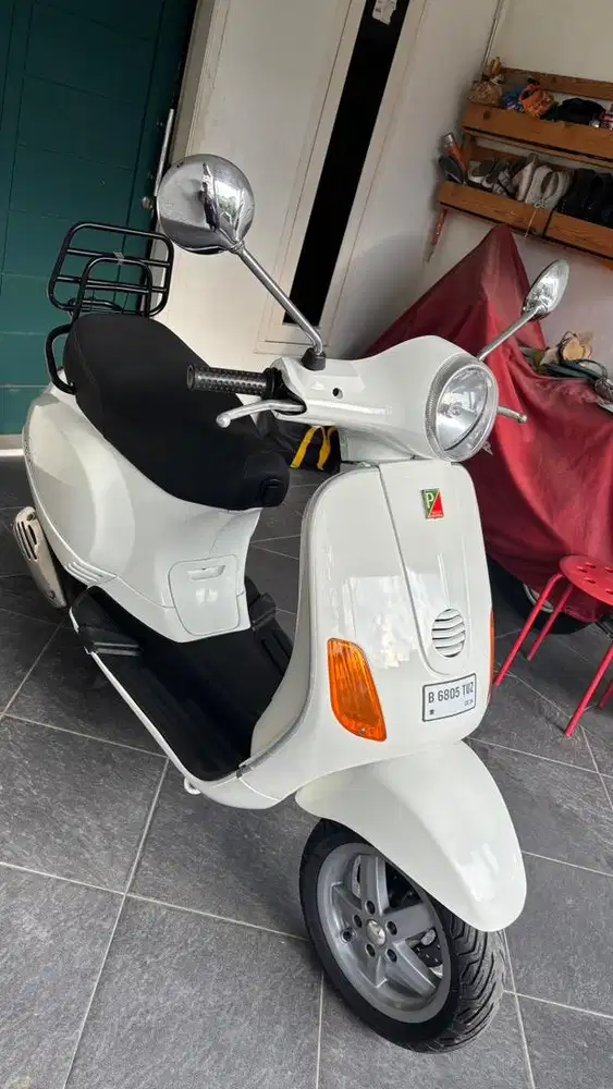 Vespa lx italy 150