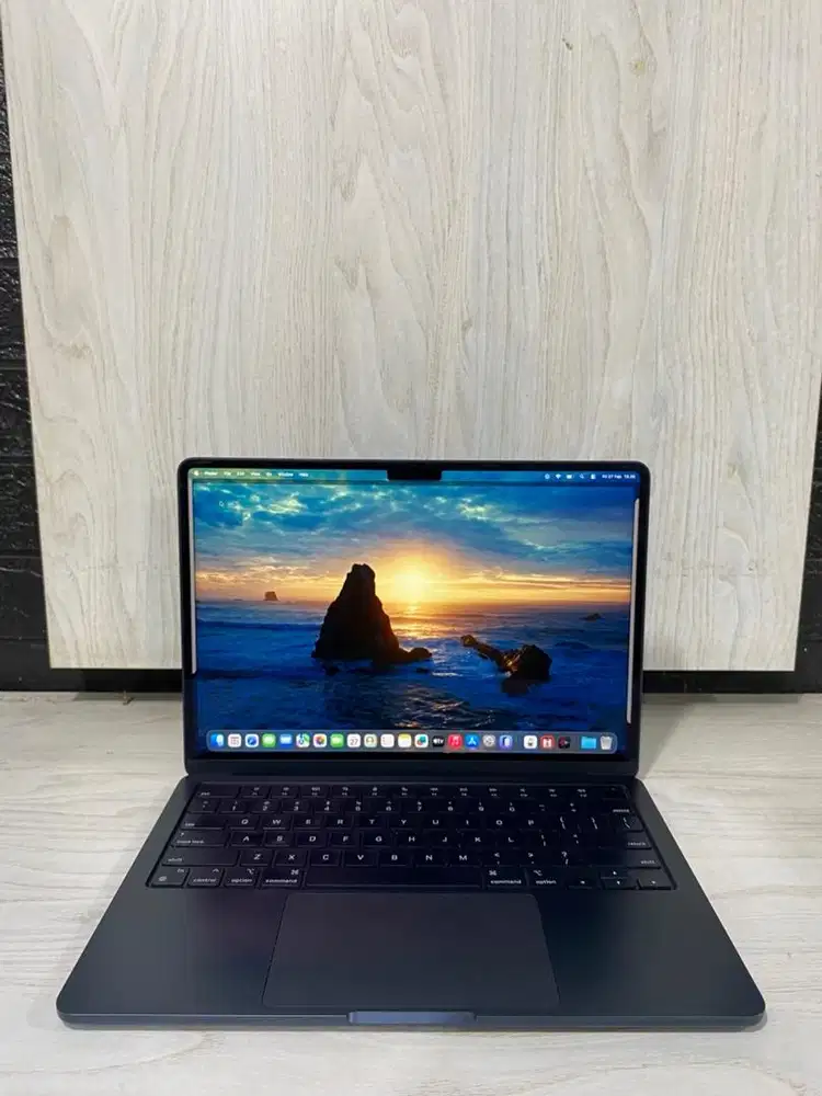 Macbook Air M2 2022 13inc RAM 16gb SSD 256gb