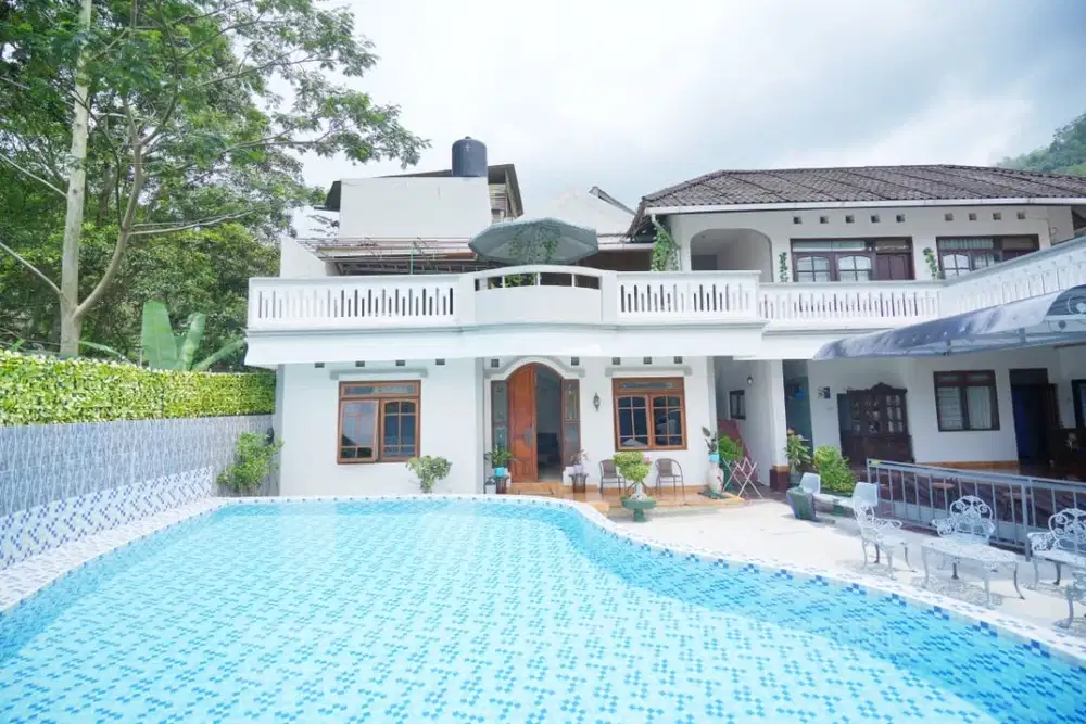 DIJUAL VILLA MEWAH 2 LANTAI FULL FURNISHED JL RAYA SONGGORITI BATU!