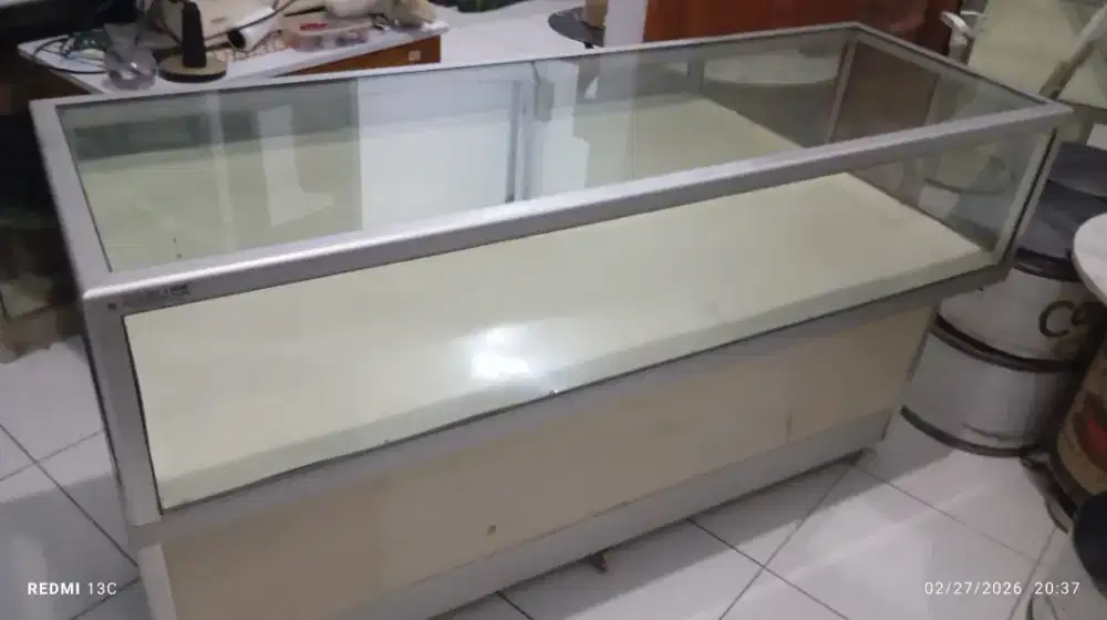 Etalase Aluminium Kaca Bekas Ukuran 150 x 50 x 85