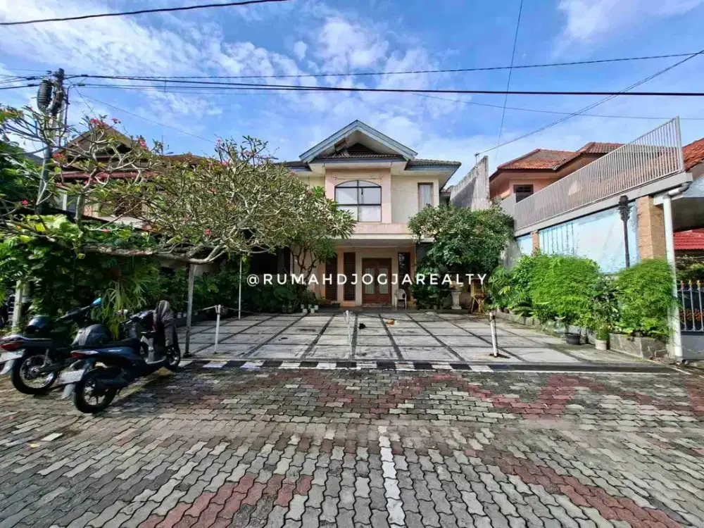 Rumah Mewah Dalam Perum Elite Condongcatur Dekat PAKUWON, JIH, UPN