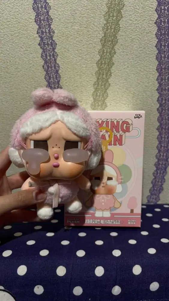 CRY BABY VINYL FACE PLUSH V1 - PINK