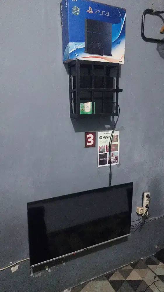 Dijual PS 4 500 Giga + TV Cooca 40 inch