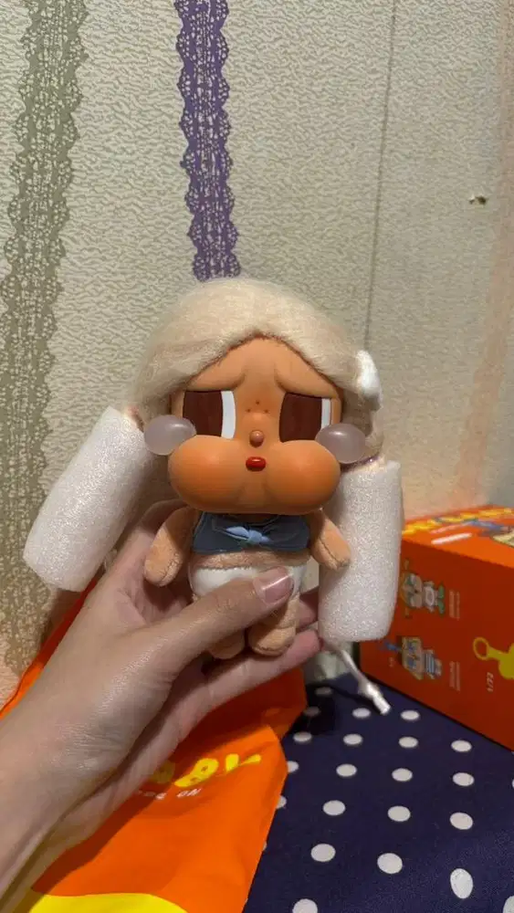 CRY BABY VACATION MODE ON