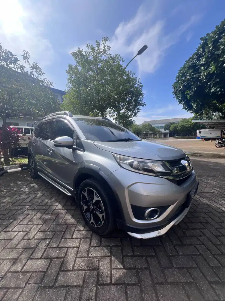 Honda BR-V 2016 Prestige – Abu-abu Metalik (Tangan Pertama)