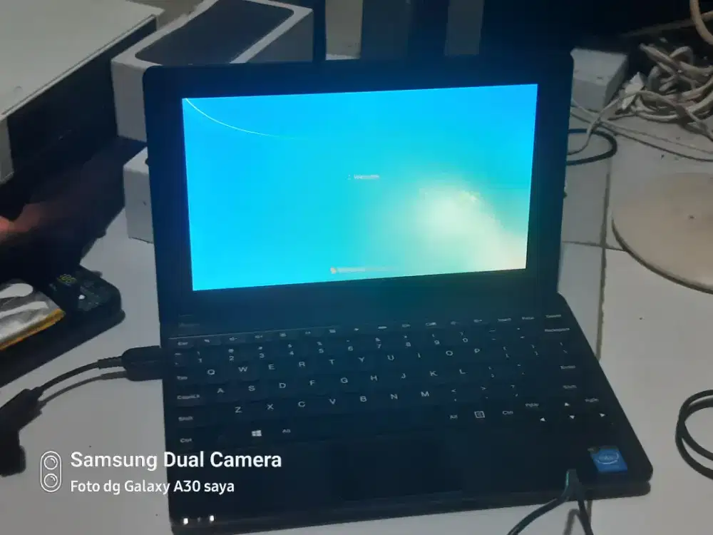 Notebook Lenovo E10-30 10