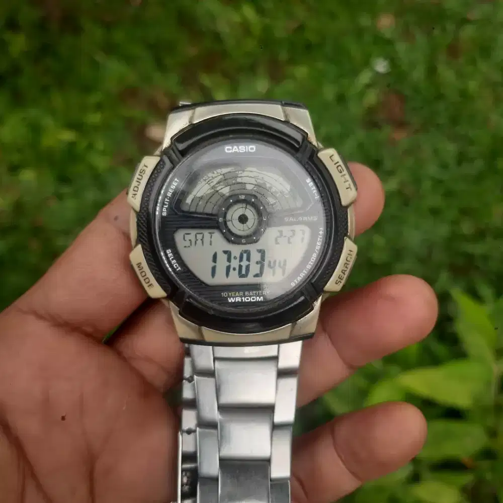 Jam tangan Casio Jam tangan pria  AE-1100WD-1AVDF kondisi bekas normal