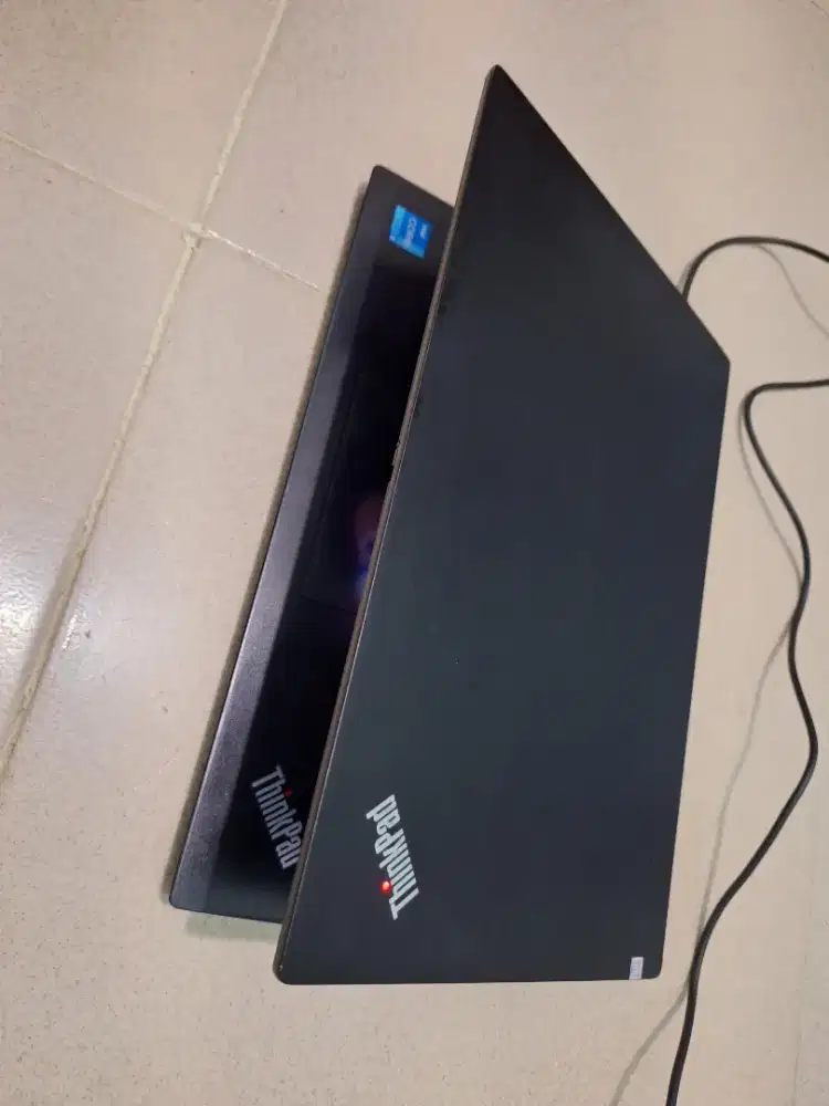 Bismillah dijual laptop lenovo slim core i3gen11 ram 8gb siap pakai