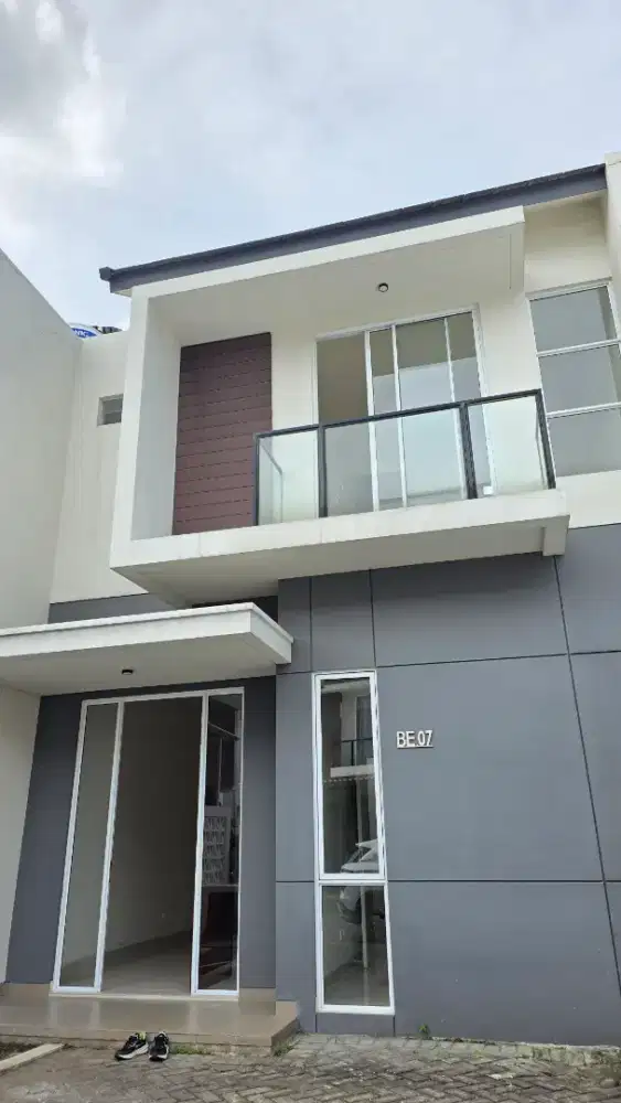 Rumah central park juanda