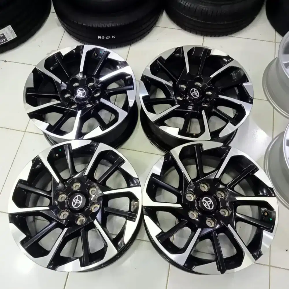 Oem Fortuner R18