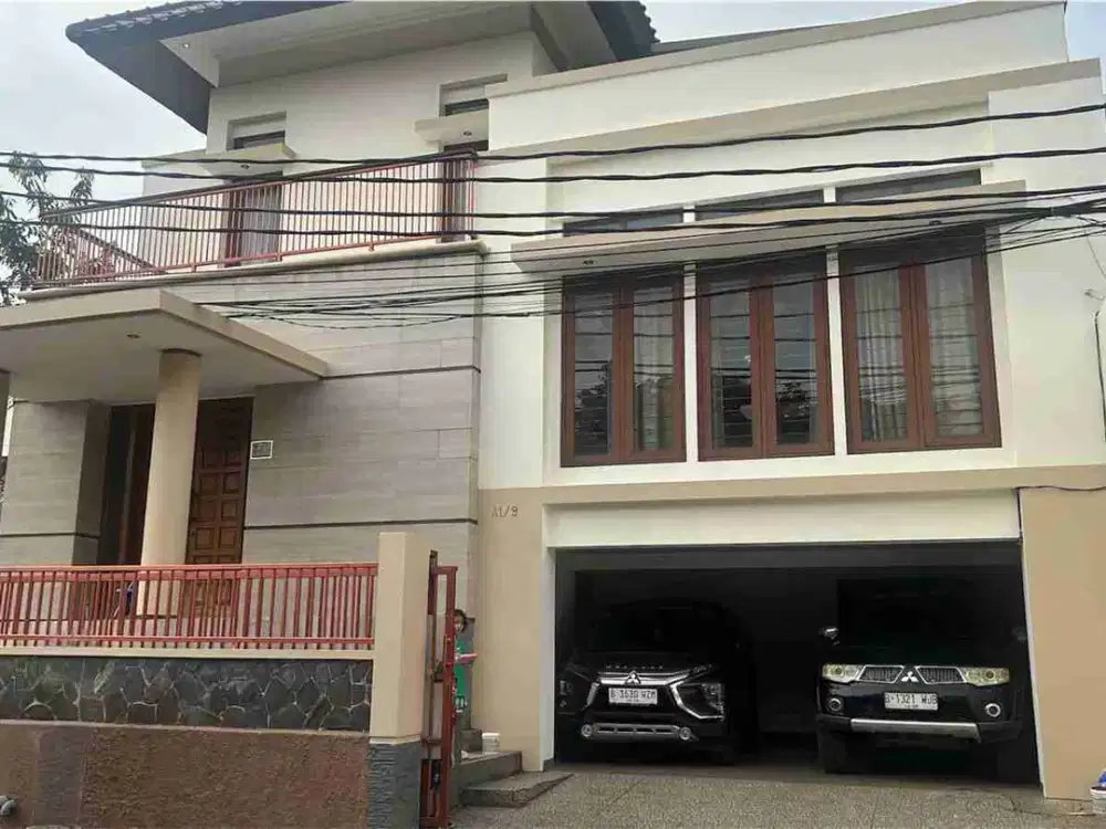 DI JUAL CEPAT RUMAH KOMPLEK PISANGAN RAYA CIPUTA TIMUR
