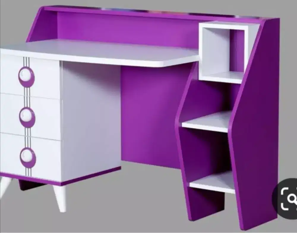 Meja untuk belajar dan bekerja