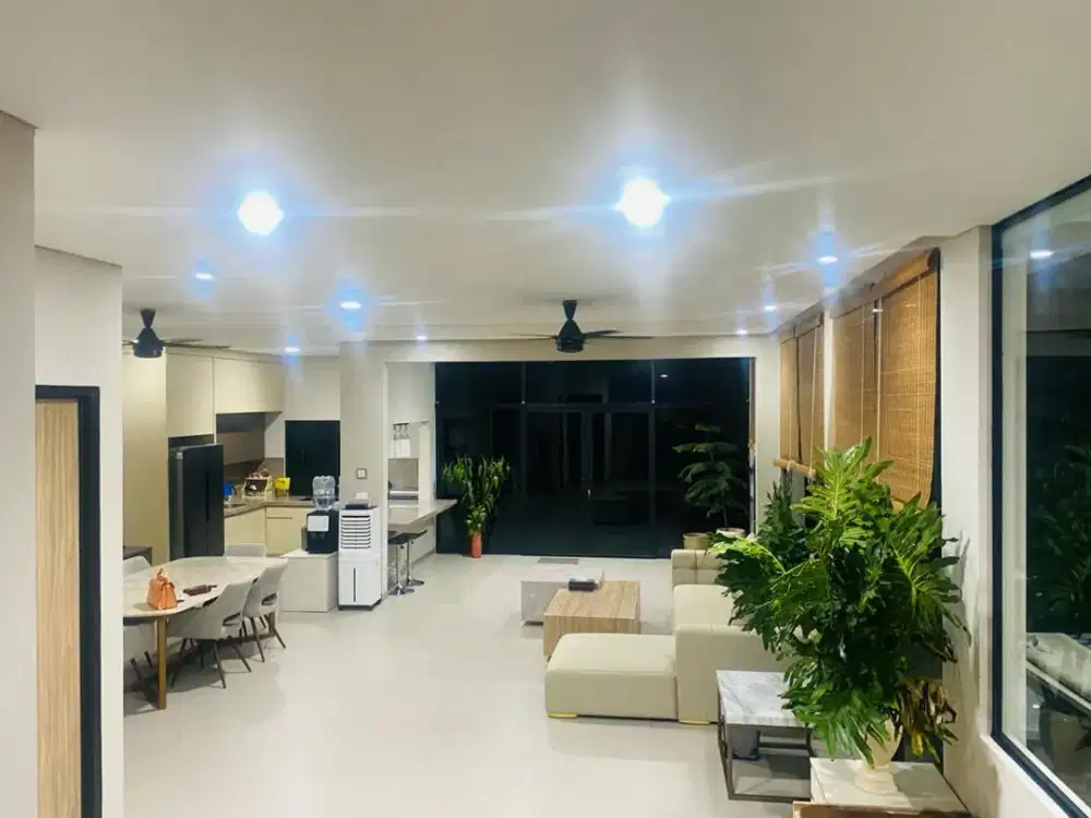 Rumah Kebayoran Baru. Lt.425/Lb.300. 2Br. 2Bath. SHM. Harga 10M