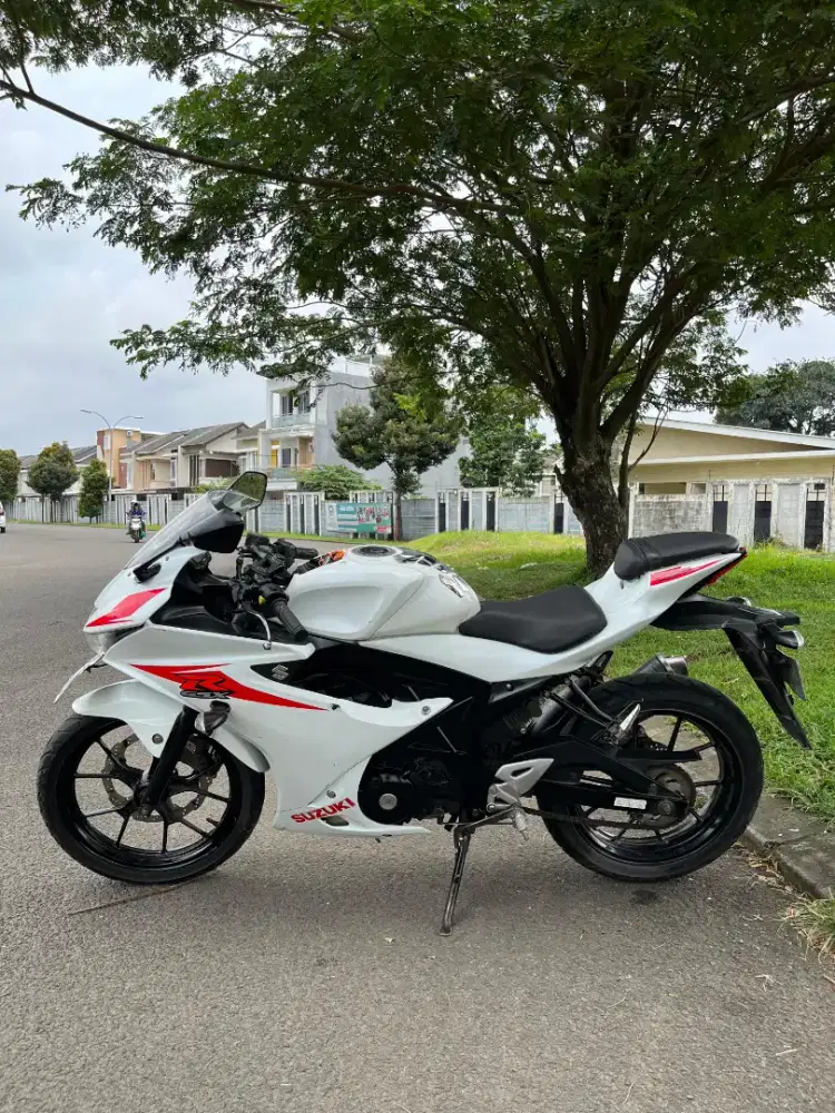 SUZUKI GSX R150 KEYLESS