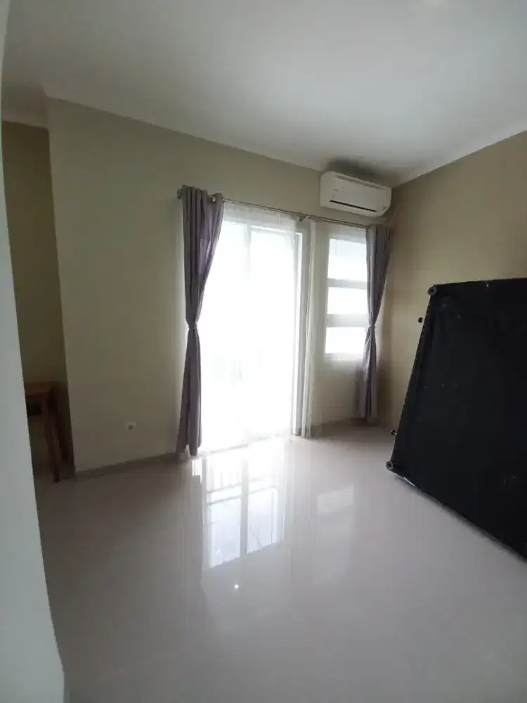 Dijual / sewa Rumah Strategis Komplek Baru