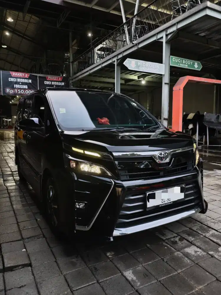 Toyota Voxy 2.0 CVT 2020