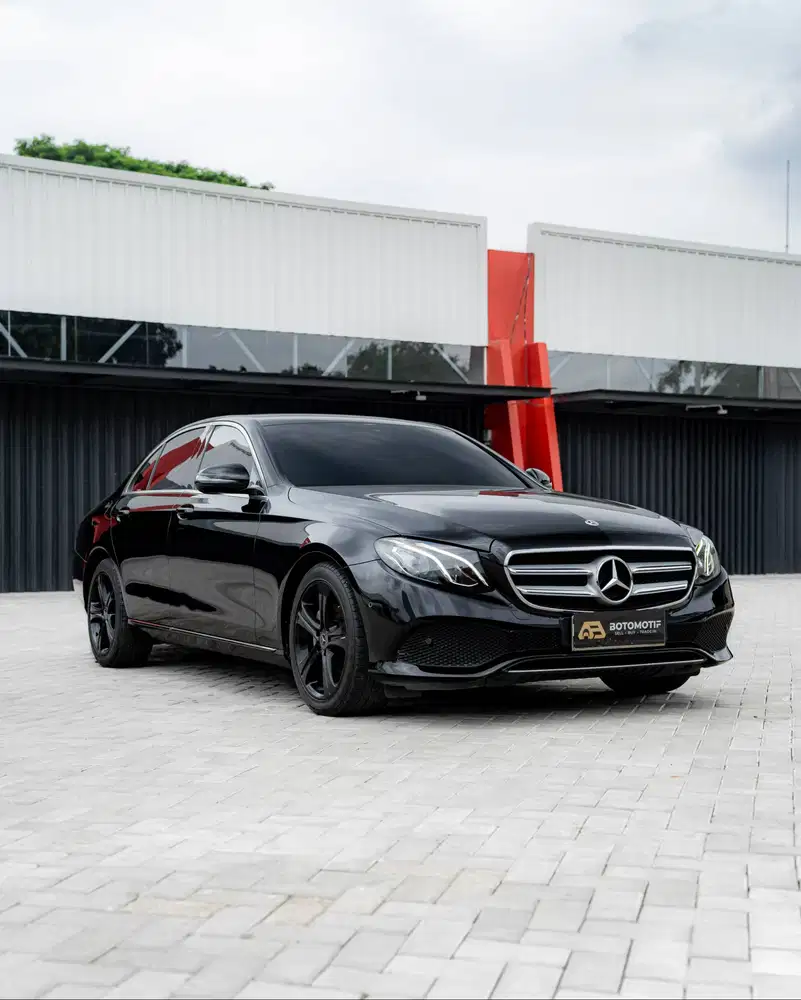 Mercedes-Benz E250 Exclusive W213 Black 2013