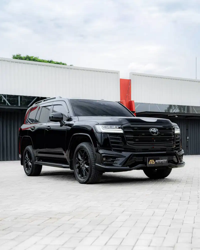 Toyota Land Cruiser 300 VX-R 4x4 AT Black 2023