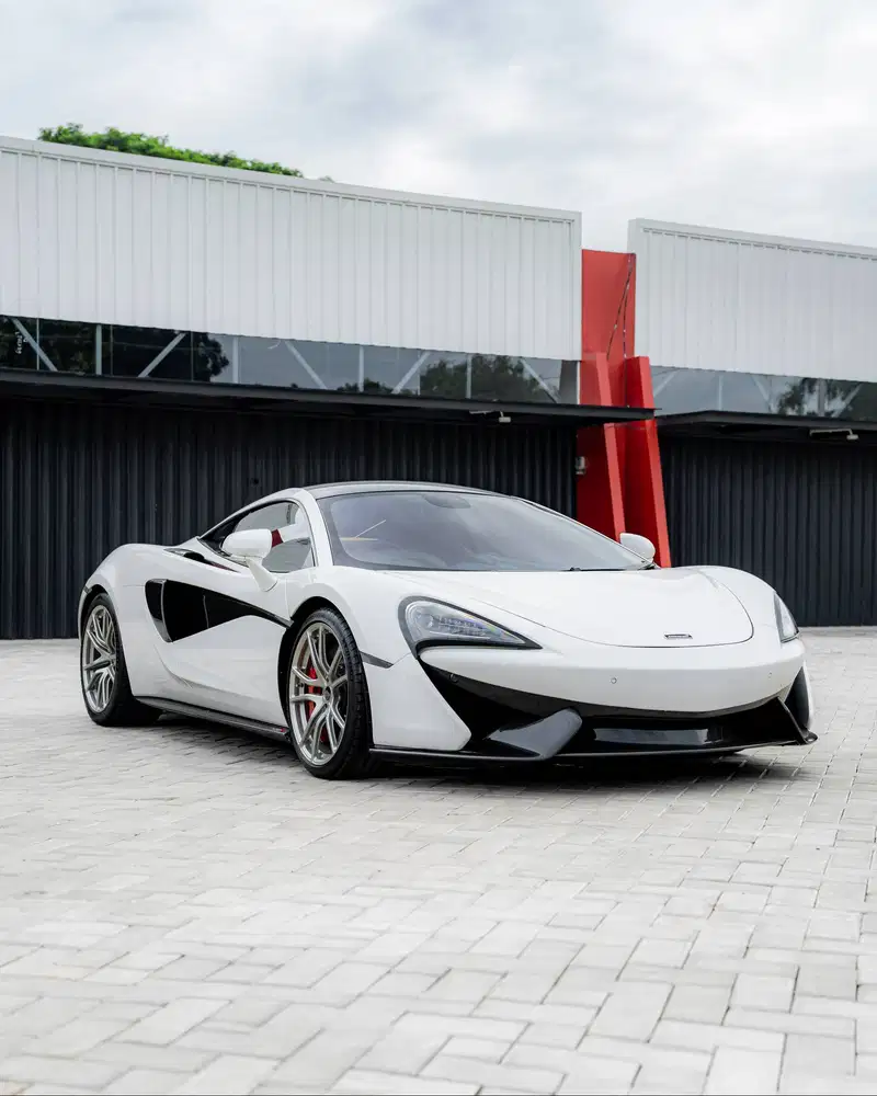 McLaren 570S Coupe 2016 White