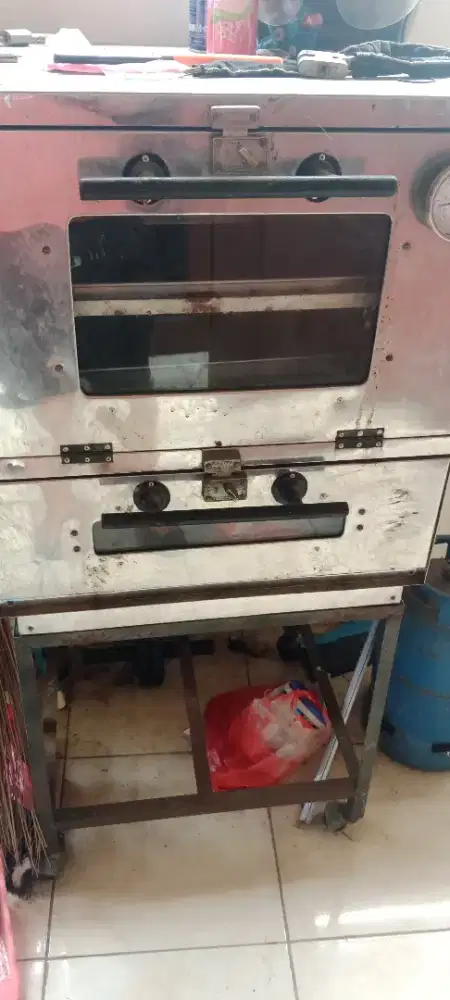 Oven stenlis atas bawah